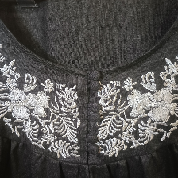 For The Republic Black and White Long Sleeve Embroidered 100% Linen Top Size 12 - Picture 7 of 16